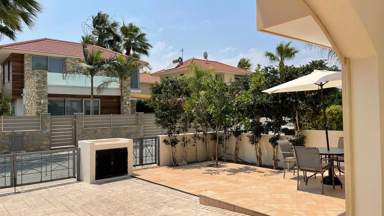 لارنكا Enalos Villa قبرص